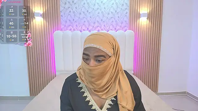 Snapshot of Lina_arabiann chatting on November 26, 2025, 12:16 pm Lina arabiann online show from November 26, 2025, 12:16 pm