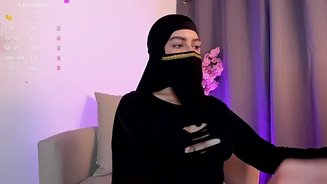 shaima   online show from April 19, 2026, 9:50 pm