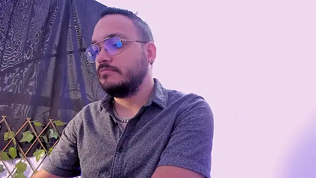 Snapshot of MarkWolfe1 chatting on October 27, 2025, 7:15 pm MarkWolfe1 online show from October 27, 2025, 7:15 pm