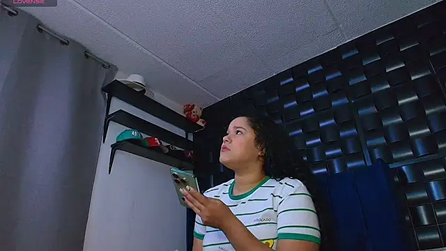 Kesha rosse  online show from October 30, 2025, 4:44 am