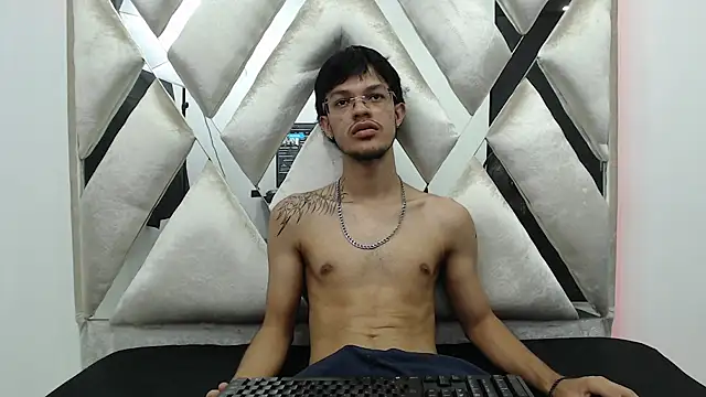 BrayanOconer08 online show from December 19, 2025, 3:54 am