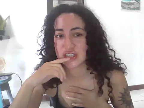 eleganceafterdark online show from October 26, 2025, 2:06 pm