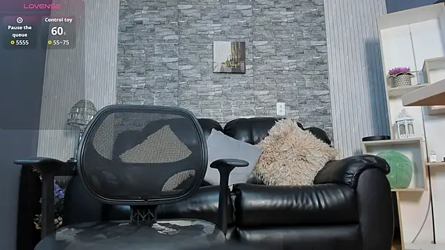 zack joness18 online show from March 20, 2026, 6:14 am