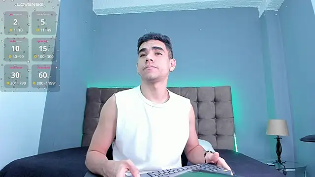 Snapshot of zack_joness18 chatting on July 1, 2026, 2:12 am zack joness18 online show from July 1, 2026, 2:12 am