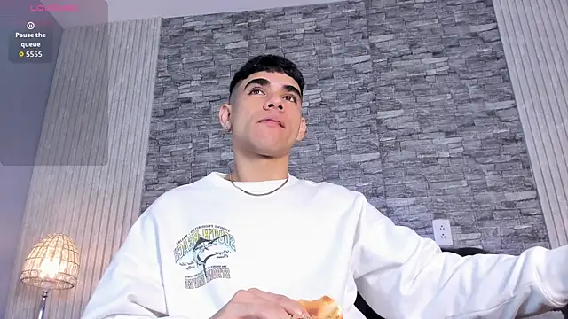 Snapshot of zack_joness18 chatting on November 19, 2025, 3:28 am zack joness18 online show from November 19, 2025, 3:28 am