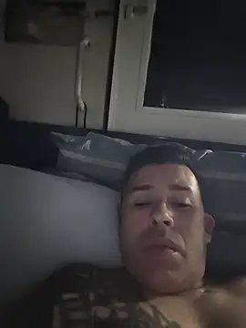 paupratodaobra84 online show from November 4, 2025, 5:22 am