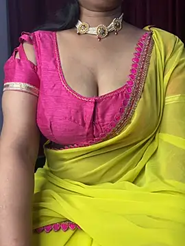 Snapshot of Ritika_janu chatting on December 1, 2025, 3:57 pm Ritika janu online show from December 1, 2025, 3:57 pm