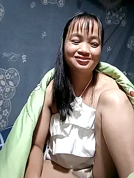 Snapshot of Noelle-e chatting on December 5, 2025, 2:15 pm Noelle-e online show from December 5, 2025, 2:15 pm