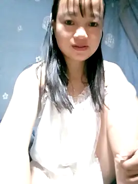 Snapshot of Noelle-e chatting on December 1, 2025, 11:38 pm Noelle-e online show from December 1, 2025, 11:38 pm