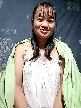 Snapshot of Noelle-e chatting on December 2, 2025, 1:02 pm Noelle-e online show from December 2, 2025, 1:02 pm