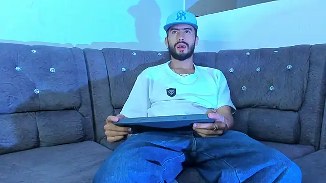 Snapshot of harold_777 chatting on February 10, 2026, 12:09 am harold 777 online show from February 10, 2026, 12:09 am