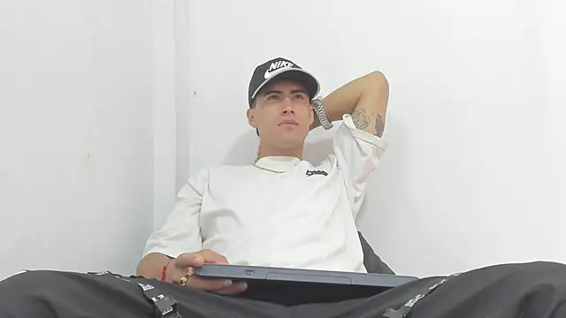 Snapshot of harold_777 chatting on October 30, 2025, 11:01 pm harold 777 online show from October 30, 2025, 11:01 pm