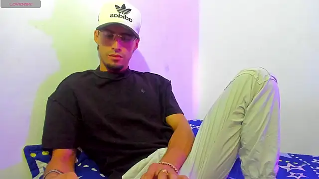 Snapshot of harold_777 chatting on November 25, 2025, 9:37 pm harold 777 online show from November 25, 2025, 9:37 pm