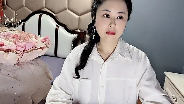 yaoyao22678 online show from April 18, 2026, 1:30 am