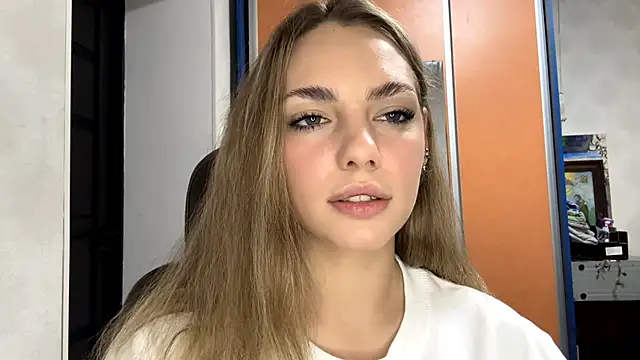 IlanaLafferty online show from November 13, 2025, 7:40 pm