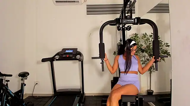 lizzakennedy online show from April 18, 2026, 12:51 pm