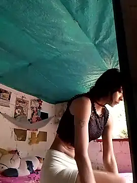 Tinaa18Love online show from November 20, 2025, 4:07 pm