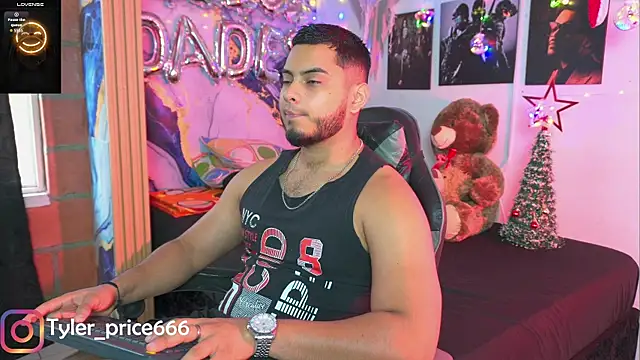 Tiler wolker online show from December 21, 2025, 9:04 pm