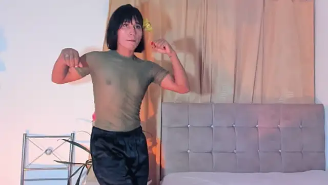 nahomi28  online show from November 3, 2025, 4:54 pm