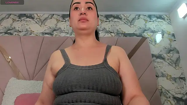 naomy sexy  online show from March 29, 2026, 9:16 pm