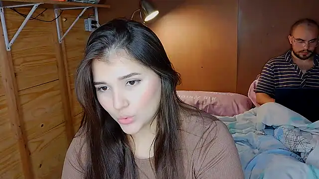 Snapshot of angietubebe chatting on April 8, 2026, 1:40 am angietubebe online show from April 8, 2026, 1:40 am