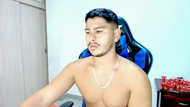 Snapshot of sophia_and_alex chatting on November 24, 2025, 3:28 am sophia and alex online show from November 24, 2025, 3:28 am