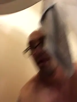 Snapshot of meatzzzzzz chatting on April 10, 2026, 3:13 am meatzzzzzz online show from April 10, 2026, 3:13 am