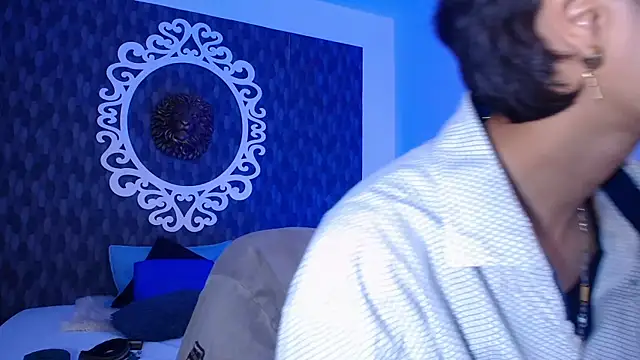 Ghost  Girl  online show from November 21, 2025, 3:05 am