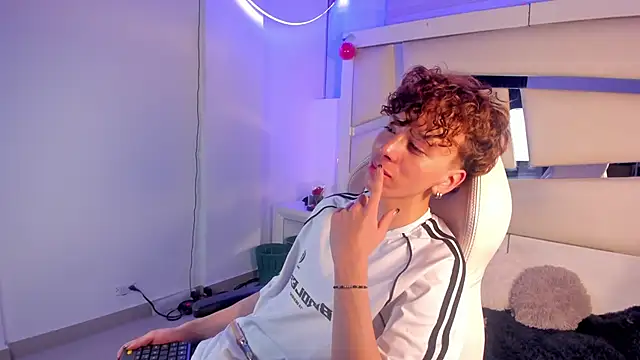 Snapshot of Genesis_ask chatting on January 15, 2026, 4:05 am Genesis ask online show from January 15, 2026, 4:05 am