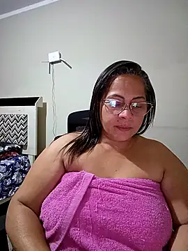 Snapshot of Angie_milf50 chatting on May 9, 2026, 5:22 am Angie milf50 online show from May 9, 2026, 5:22 am