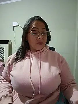 Snapshot of Angie_milf50 chatting on May 29, 2026, 5:35 am Angie milf50 online show from May 29, 2026, 5:35 am