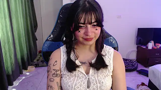 Snapshot of Annagoth_ chatting on July 27, 2026, 7:21 pm Annagoth online show from July 27, 2026, 7:21 pm