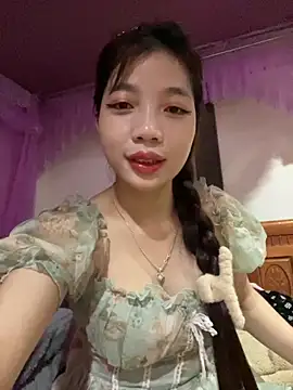 Snapshot of Zlienr023 chatting on November 8, 2025, 2:04 am Zlienr023 online show from November 8, 2025, 2:04 am