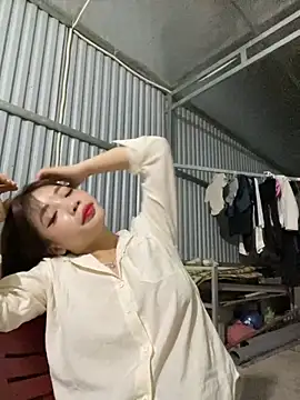 Snapshot of Zlienr023 chatting on December 2, 2025, 2:52 pm Zlienr023 online show from December 2, 2025, 2:52 pm