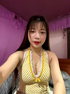 Snapshot of Zlienr023 chatting on November 4, 2025, 1:31 am Zlienr023 online show from November 4, 2025, 1:31 am