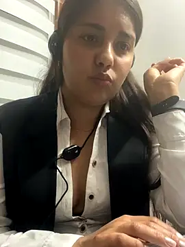 Au-rora online show from December 3, 2025, 3:29 am