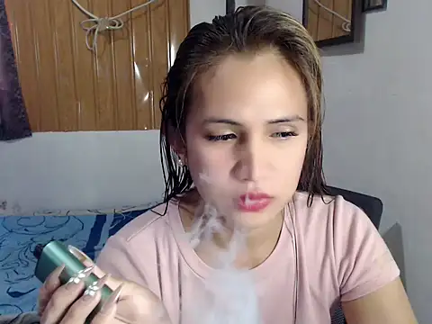 prettysam9 online show from April 22, 2026, 5:14 am