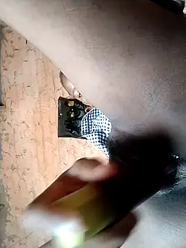 Blondecurv24 online show from November 9, 2025, 9:46 am