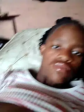 Blondecurv24 online show from November 5, 2025, 1:36 pm