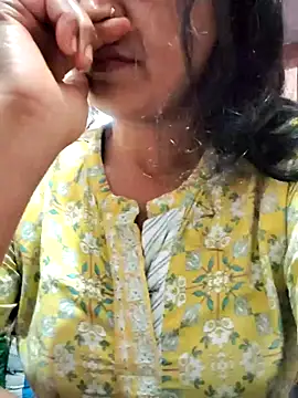 Hot-Rubyy online show from July 25, 2026, 10:32 am