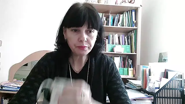 Snapshot of Viknika chatting on November 10, 2025, 9:36 am Viknika online show from November 10, 2025, 9:36 am