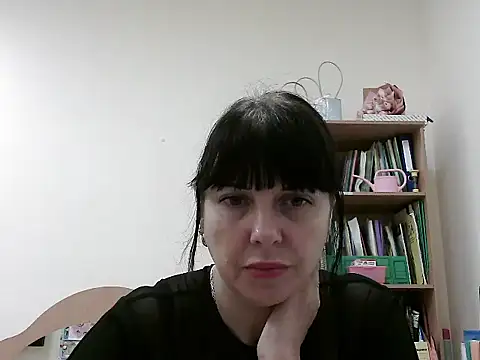 Snapshot of Viknika chatting on November 6, 2025, 2:21 pm Viknika online show from November 6, 2025, 2:21 pm
