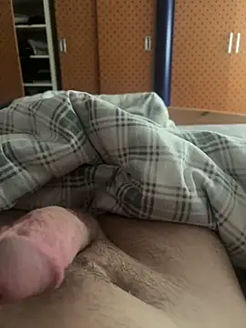 Stefan8254 online show from April 12, 2026, 6:38 am