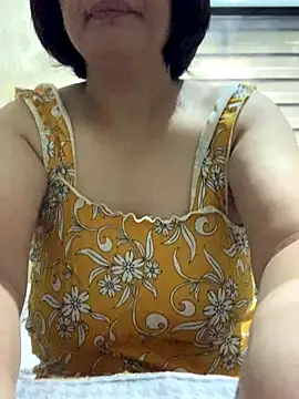 Snapshot of sweetyjhones chatting on December 16, 2025, 11:42 pm sweetyjhones online show from December 16, 2025, 11:42 pm