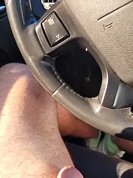 Snapshot of Tincho1051 chatting on February 13, 2026, 1:00 pm Tincho1051 online show from February 13, 2026, 1:00 pm