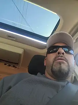 Snapshot of Tincho1051 chatting on March 19, 2026, 1:44 pm Tincho1051 online show from March 19, 2026, 1:44 pm