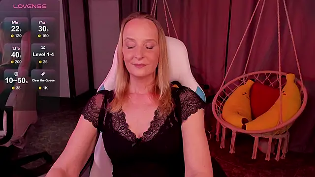 ScarlettPalmer online show from April 3, 2026, 12:11 pm