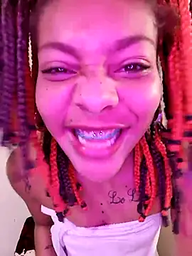 Snapshot of leona_sumiza chatting on November 4, 2025, 6:55 pm leona sumiza online show from November 4, 2025, 6:55 pm