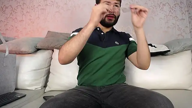 Snapshot of BlakeGray_ chatting on November 13, 2025, 8:24 pm BlakeGray online show from November 13, 2025, 8:24 pm