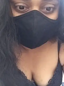 Snapshot of girl999 chatting on October 31, 2025, 6:26 pm girl999 online show from October 31, 2025, 6:26 pm